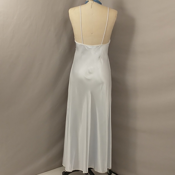 Vintage Lucie Ann USA made Satiny Gown Sexy Satin Negligee Pale Ice Blue w Lace - Picture 4 of 9